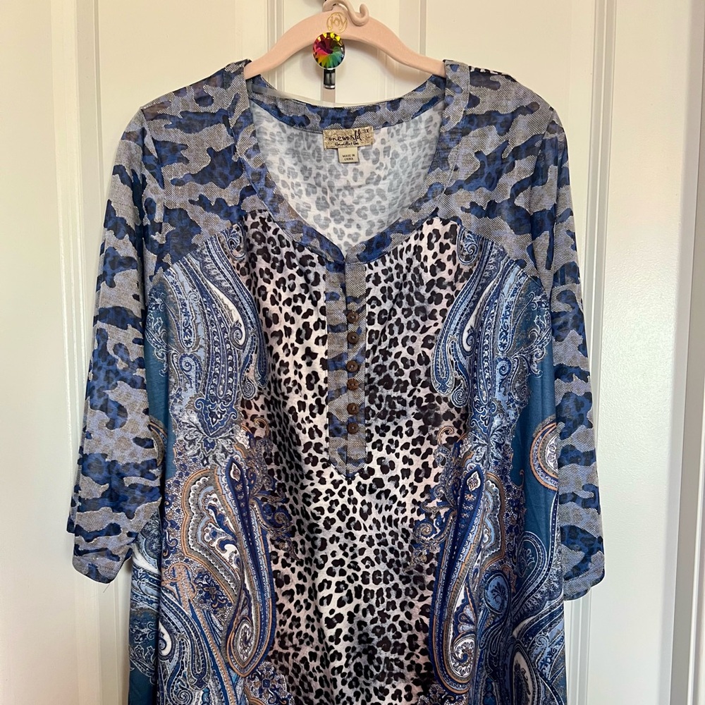 ONE WORLD Blue and Gray Animal Print Top